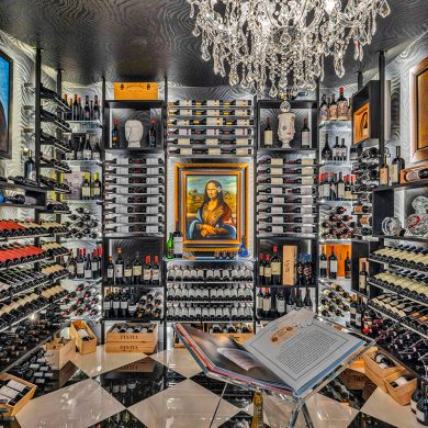 How to choose a custom wine cellar that elevates your restaurant's experience